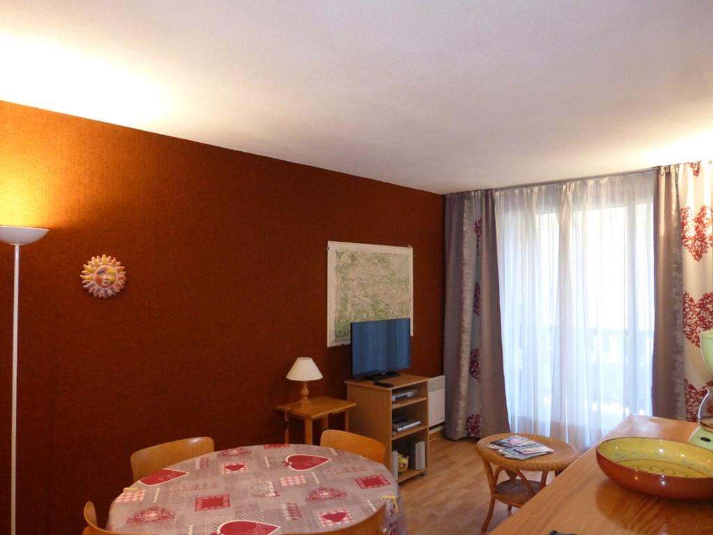 Appartement T3 avec Balcon, 6 Couchages, Parking - FR-1-804-16, Enchastrayes