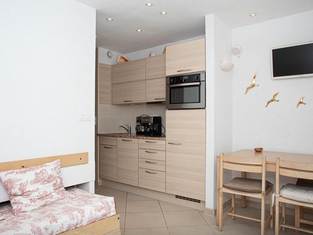 Studio cabine 4 pers au Lavandou, climatisé - FR-1-803-57 - 3