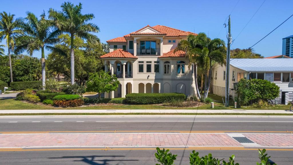 Sabal Palms by Sun Palace Vacations, Fort Myers Beach