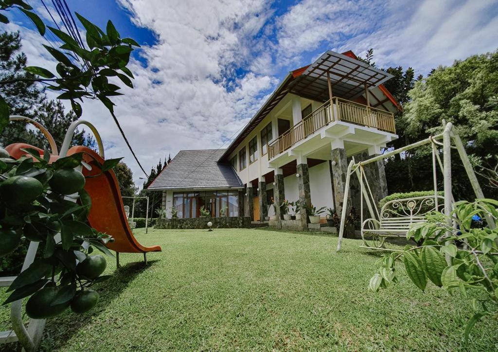 Villa Istana Bunga &#8211; The Green Villa 4 Bedroom