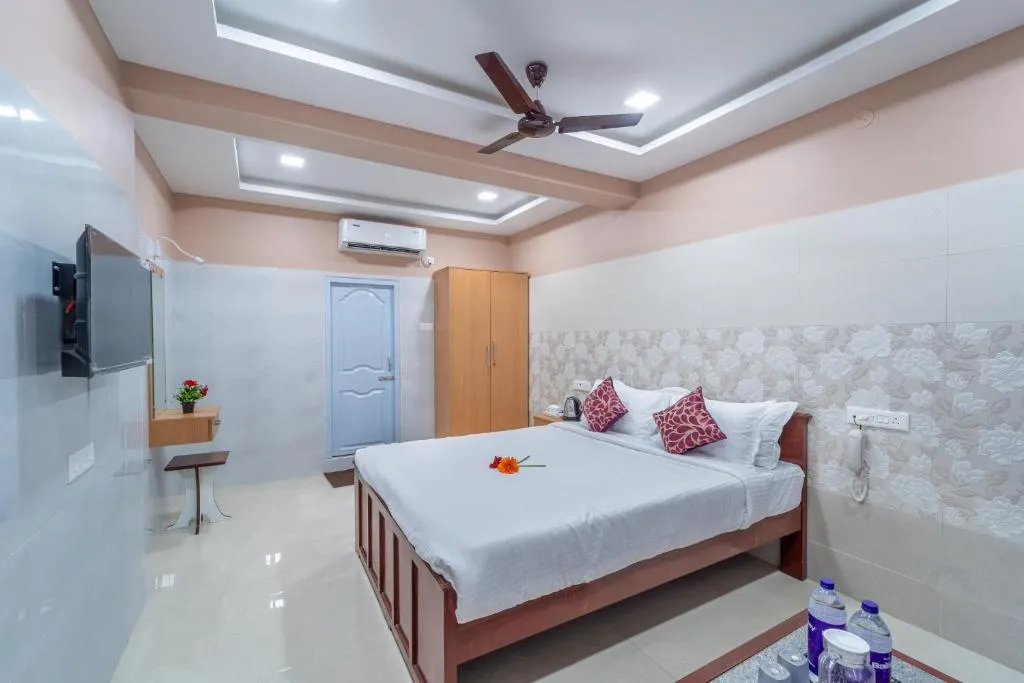 Sam Residency，位于蓬蒂切里的酒店
