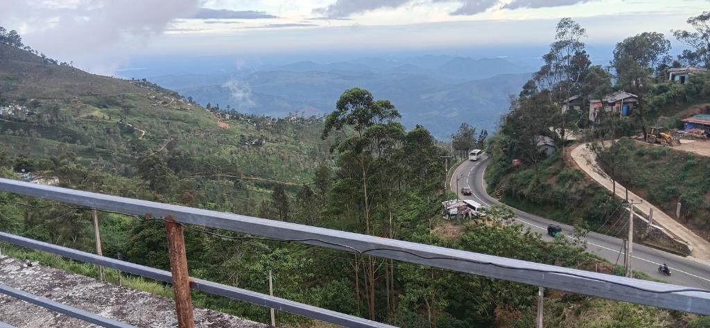 Thumb Up Family Rest, Haputale