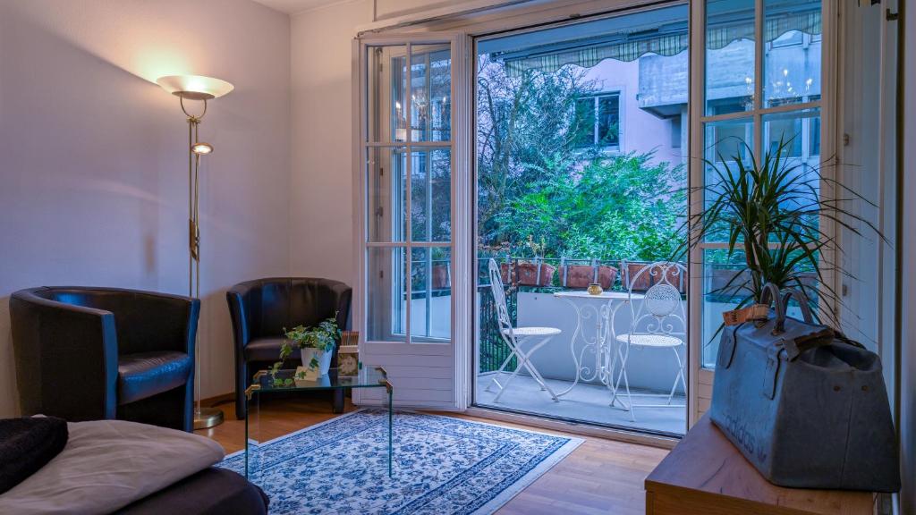 Relaxing Balcony 10min to Main Station in Old Town, Curych