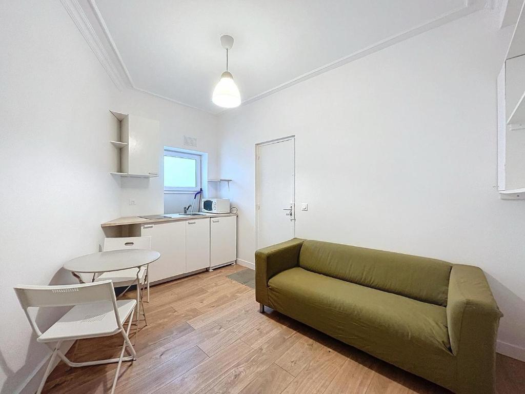 L'Instinct - Centre-Ville - Métro Paris, Levallois-Perret