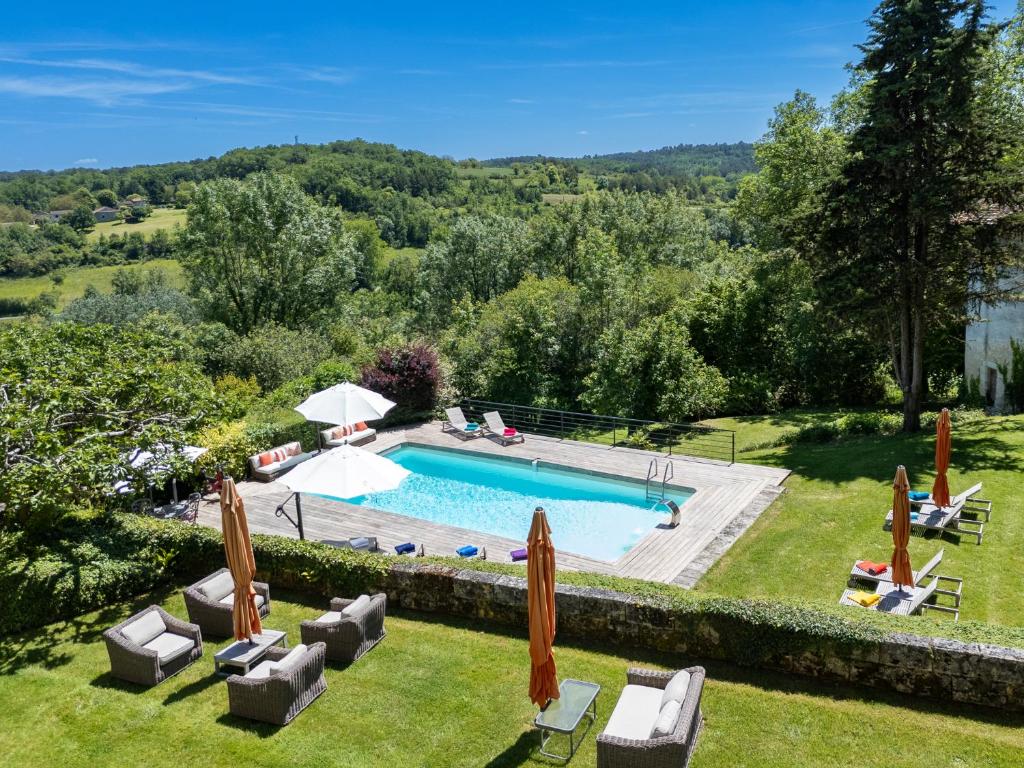 Swimming pool, Chateau de Belet in Montagrier