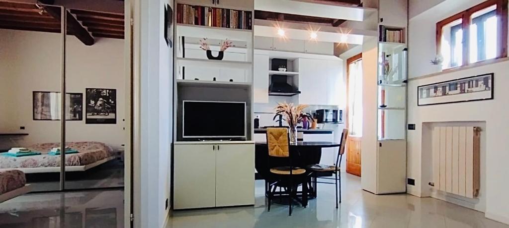 Historic Center Apartment with Private Garage - 3