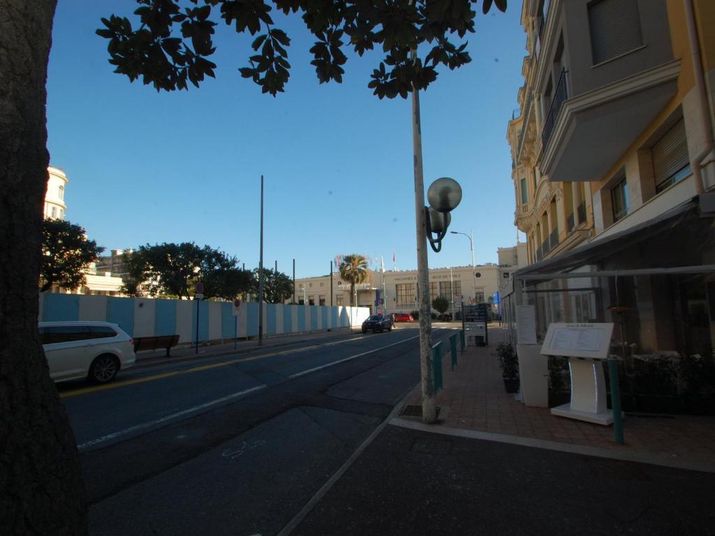 Charmant 2P moderne avec terrasse, parking privé, en plein centre de Menton, à 2 pas de la mer - FR-1-196-200 - 4