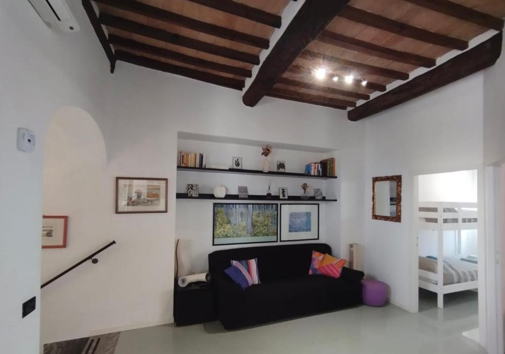 Historic Center Apartment with Private Garage - 2