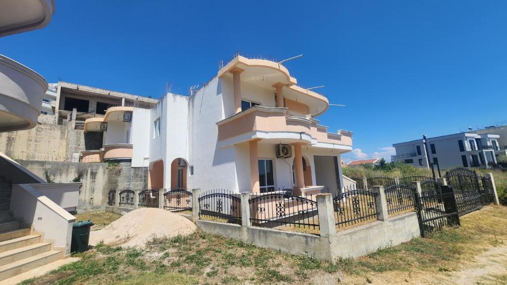 CC Apartments - 3
