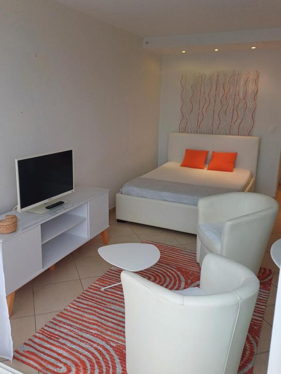 Le cap d'agde quartier naturiste Héliopolis E - 4