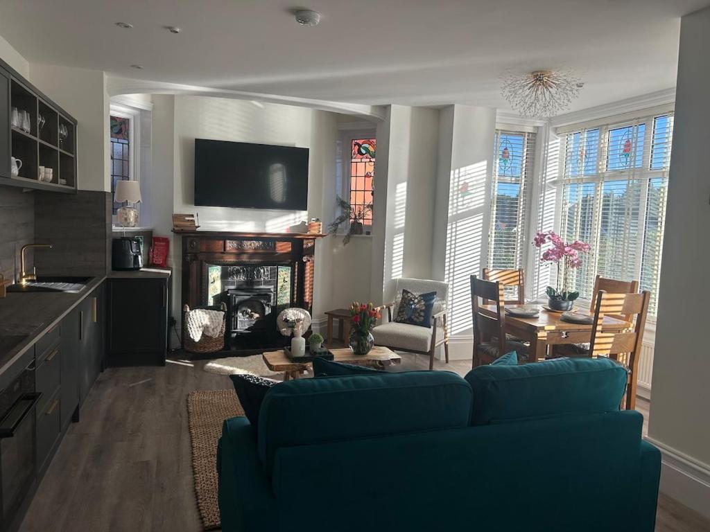 The Magnolia, Rhôs-on-Sea