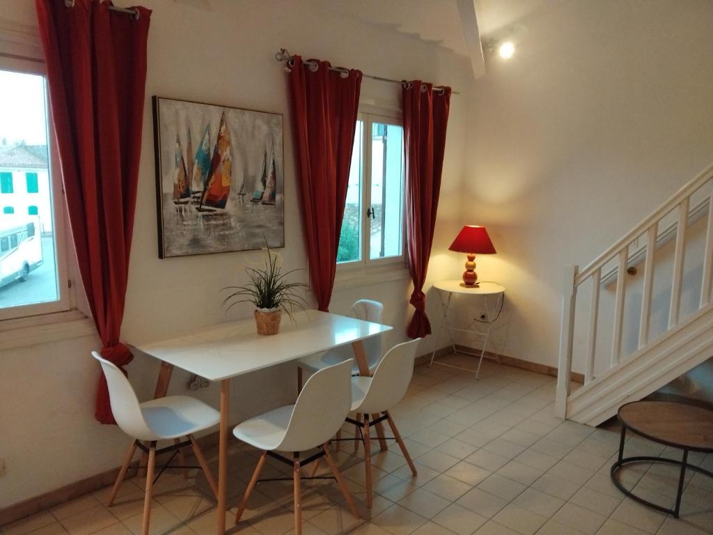 Les Flamants, 5 pers, clim, WIFI gratuit, 200 m de la plage - 1