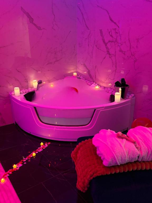 Seductive Love Room in border of Monaco - 3
