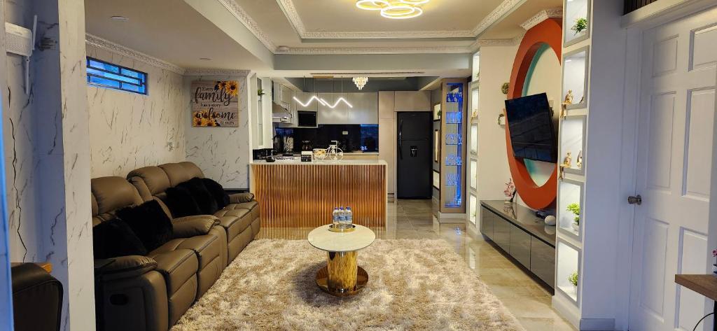 A Home Away From Home, Georgetown