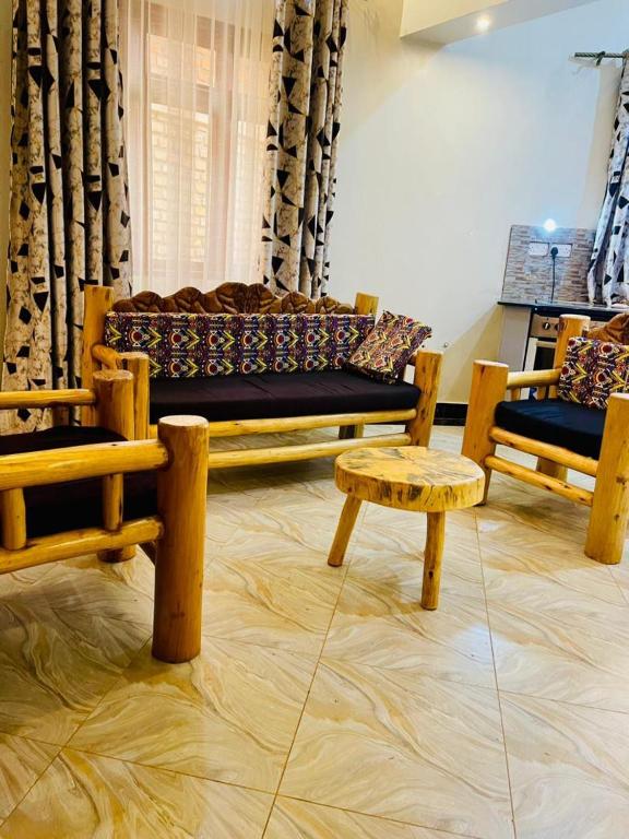 2 Envubu Cottage - Benanda Forest Resort, Masaka