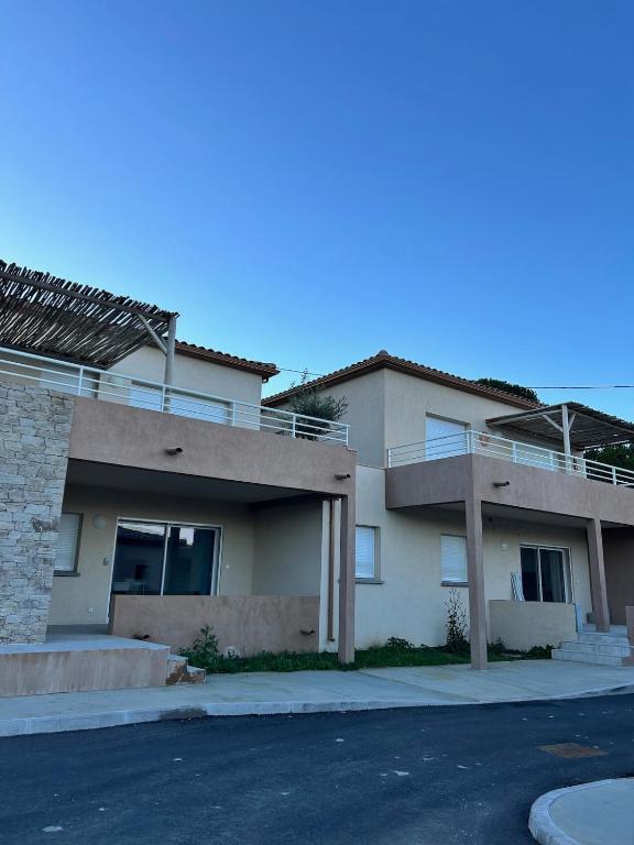 Apartment 2 Favone, South Corsica, beach 100m away, Conca