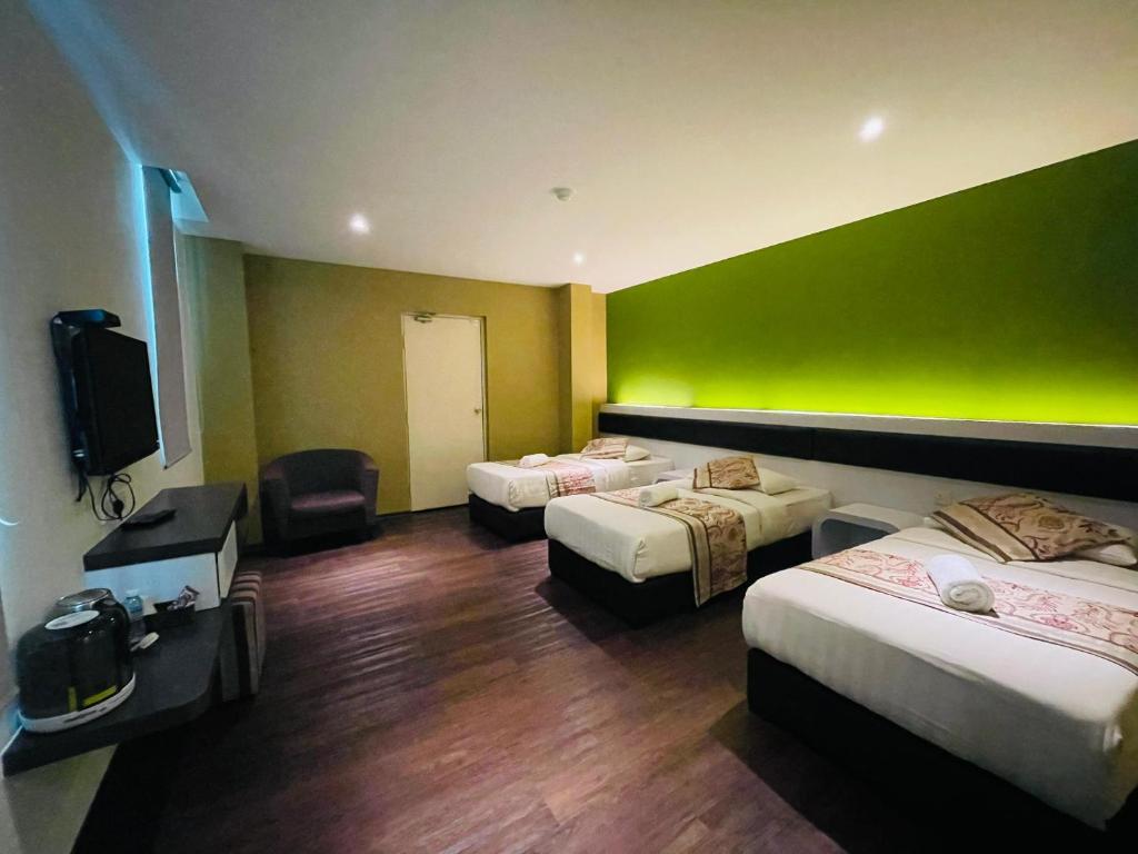 Shared lounge/TV area