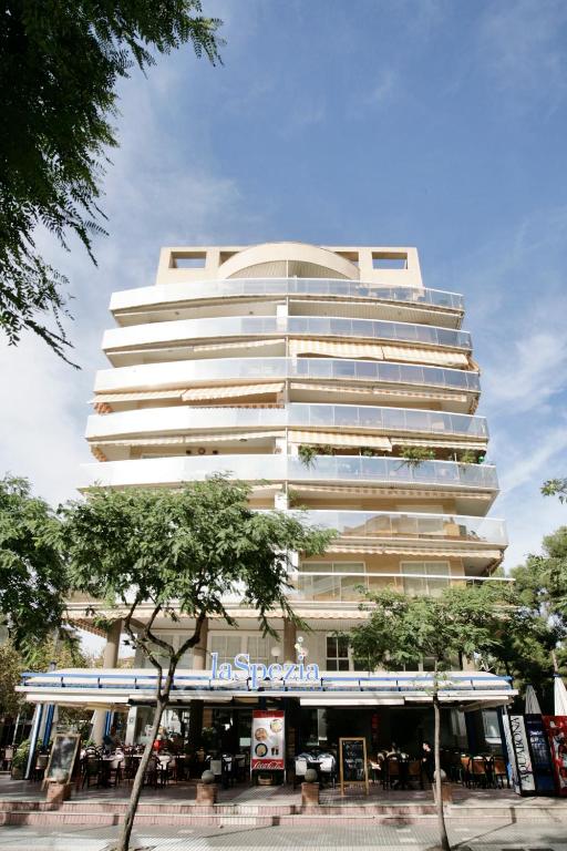 Park Suites Family Rentalmar — Hotel building in Salou, Catalonia