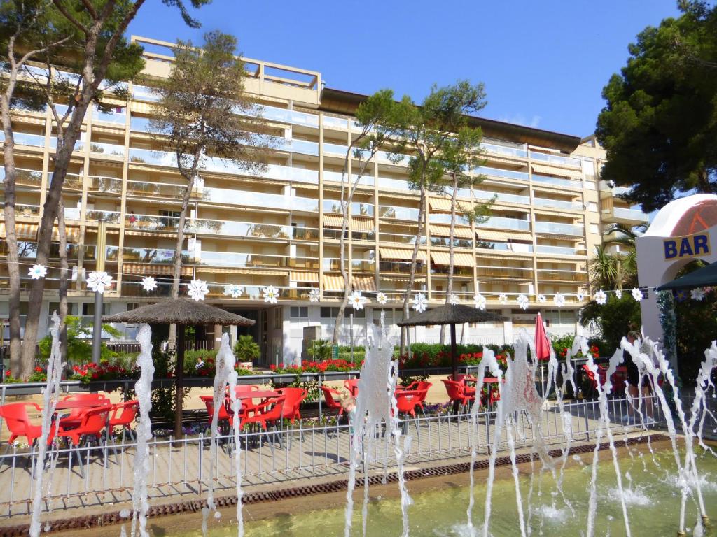 Park Suites Family Rentalmar — Hotel building in Salou, Catalonia