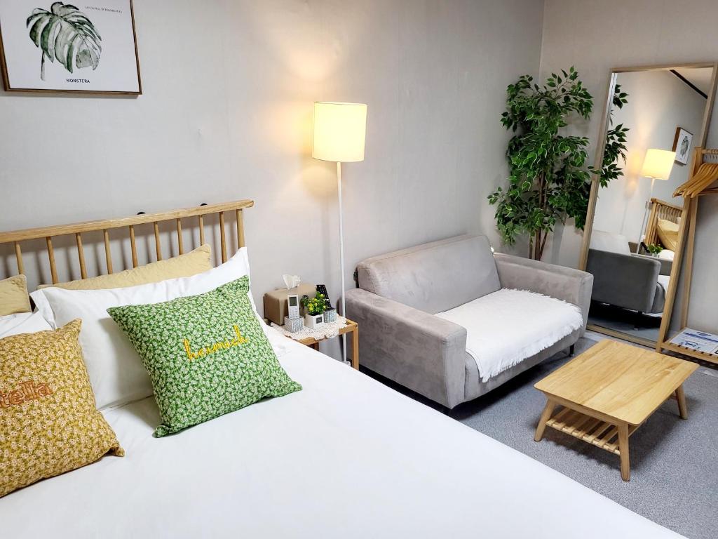 Moon House In Seoul #Quiet #Airport transport nearby#1 min to line2 nakseongdae subway