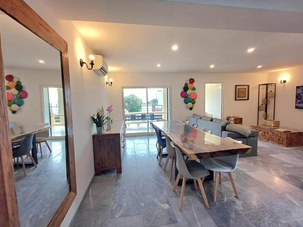 T3, 8 couchages, grande terrasse, vue mer, parking privé - 4