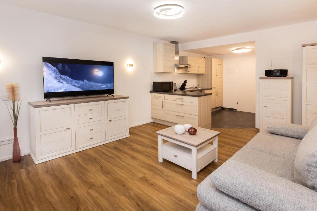FeWo-Bergromantik mit Sauna, Pool und kostenlosen Sommerbergbahntickets - 4