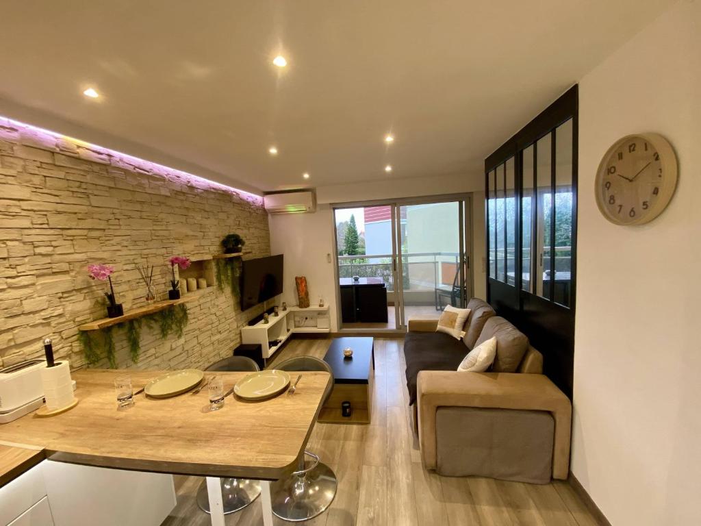 F1 Saint Laurent du Var Proximity to beach-Clim Wifi - 1