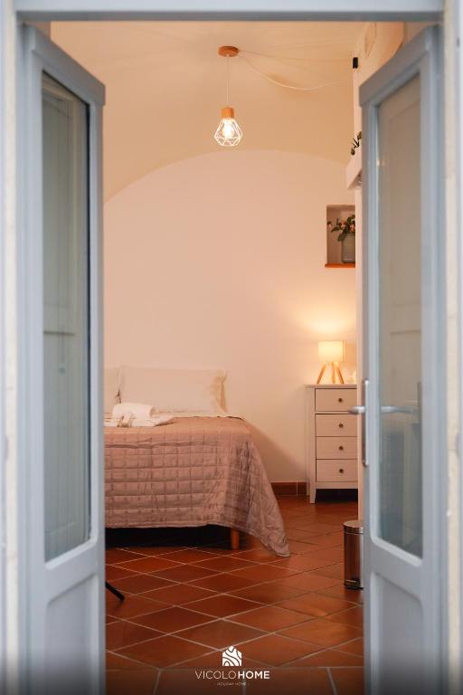 Vicolo Home, Putignano