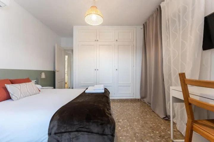 Cozy Málaga Stay for 4 Guests - 4