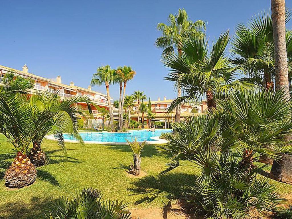 Luxury 2 bed apartment near beach & Port - 1