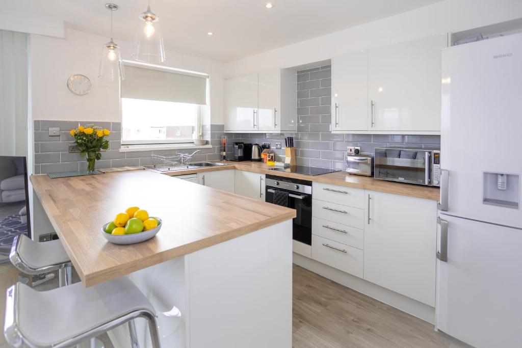 Stunning 2 bed & 2 bath, Seaview, pets welcome! photo 8