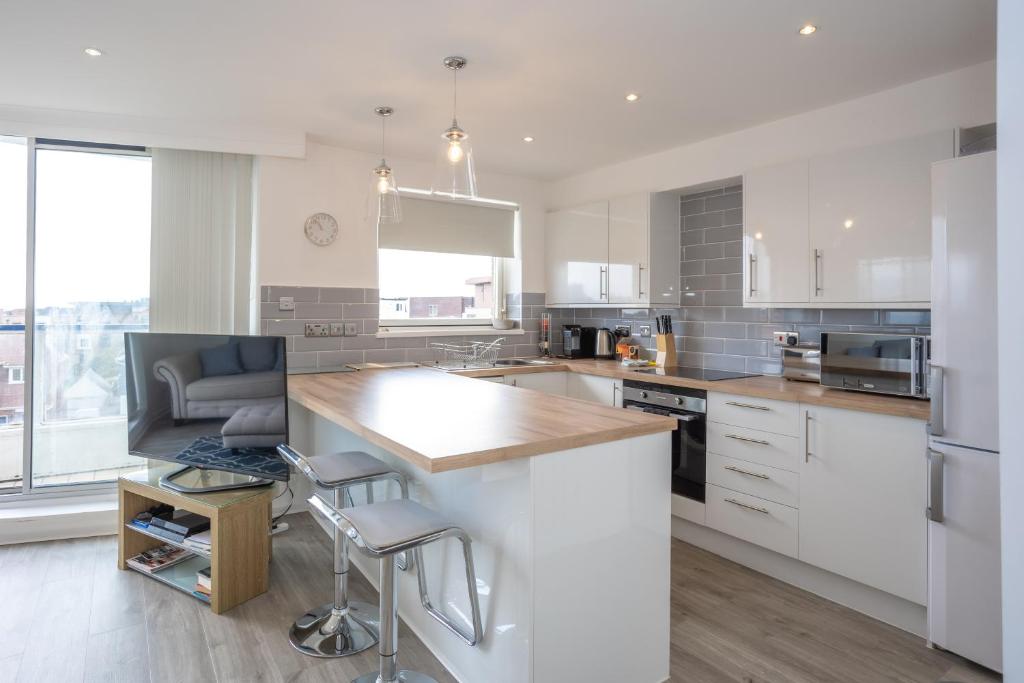 Stunning 2 bed & 2 bath, Seaview, pets welcome! photo 7