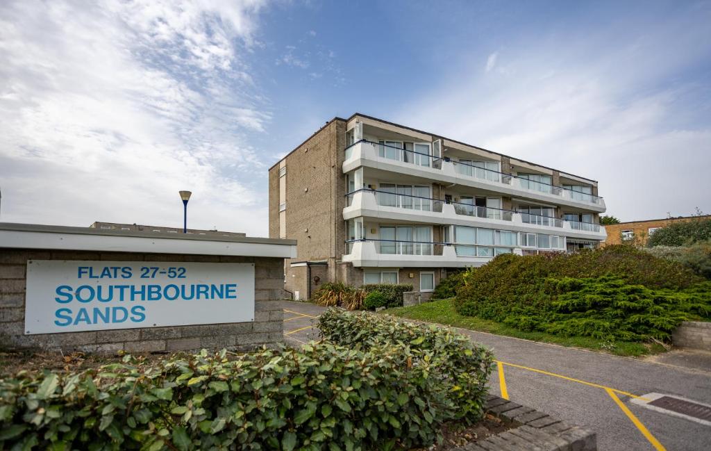Stunning 2 bed & 2 bath, Seaview, pets welcome! photo 4