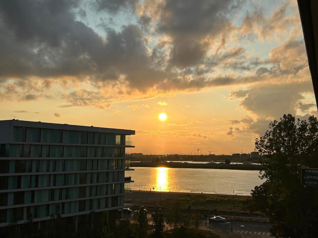Charmant appartement in Antwerpen Zuid met zicht op de stroom, Antverpy