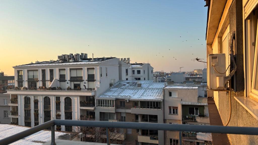 Charming Vracar Apartment near Saint Sava Temple - 5