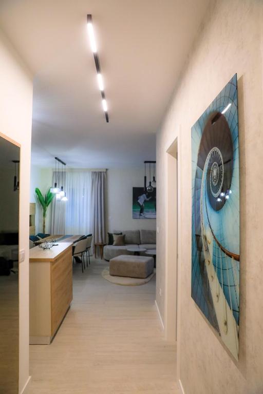Fancy new 2bdrm ap free garage - 1