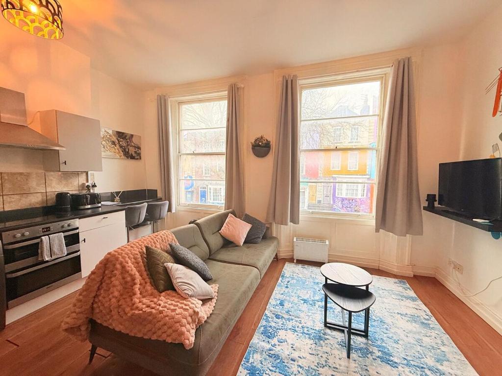 Flat in Stokes Croft, Bristol