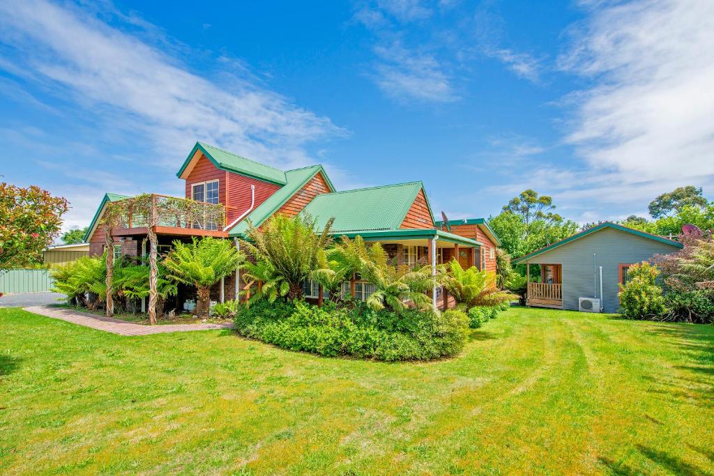 Aloft Boutique Accommodation — Hotel in Strahan