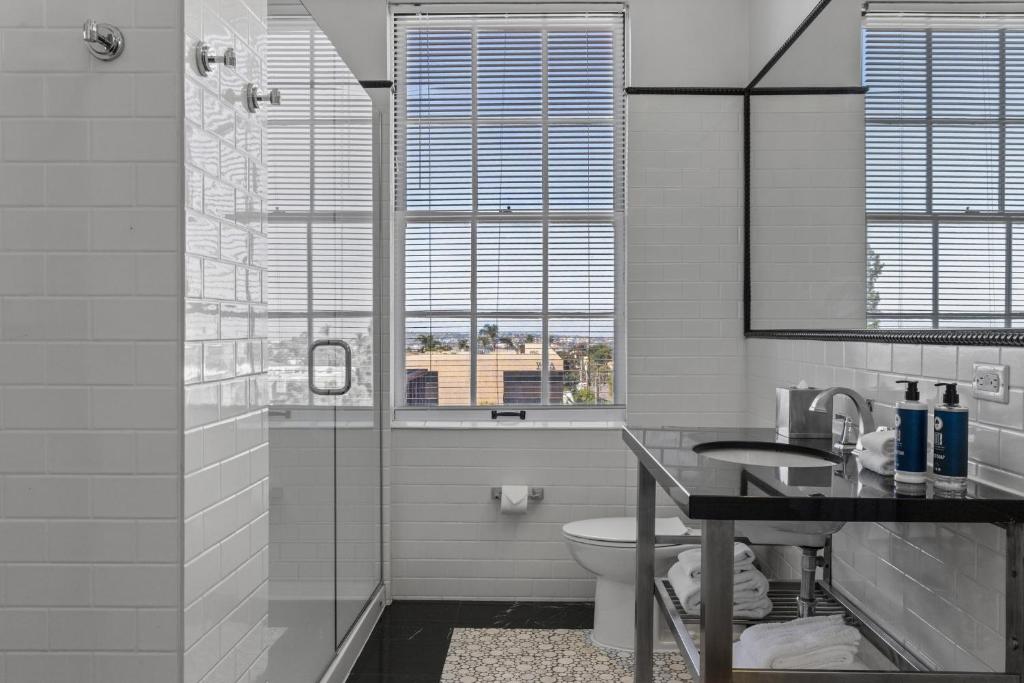Bathroom, Inn at the Park in San Diego (CA)