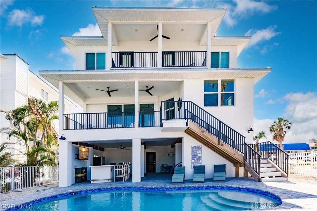 Sunsational Sunsets by Sun Palace Vacations, Fort Myers Beach