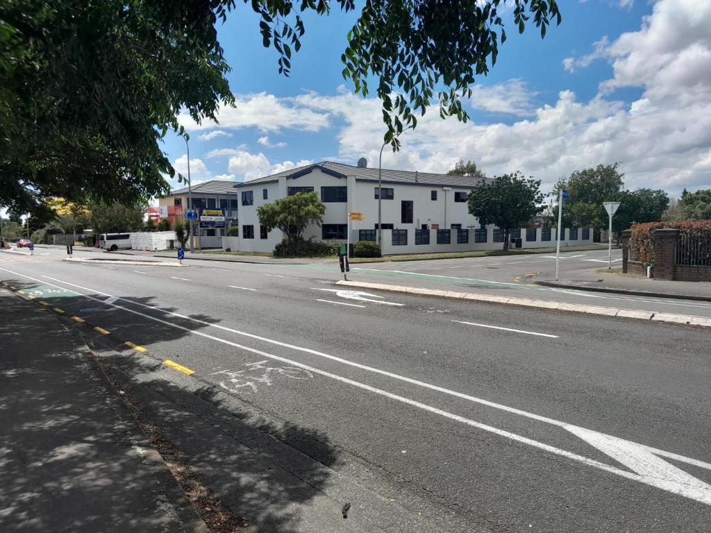 Exterior view, Abode Motel in Palmerston North