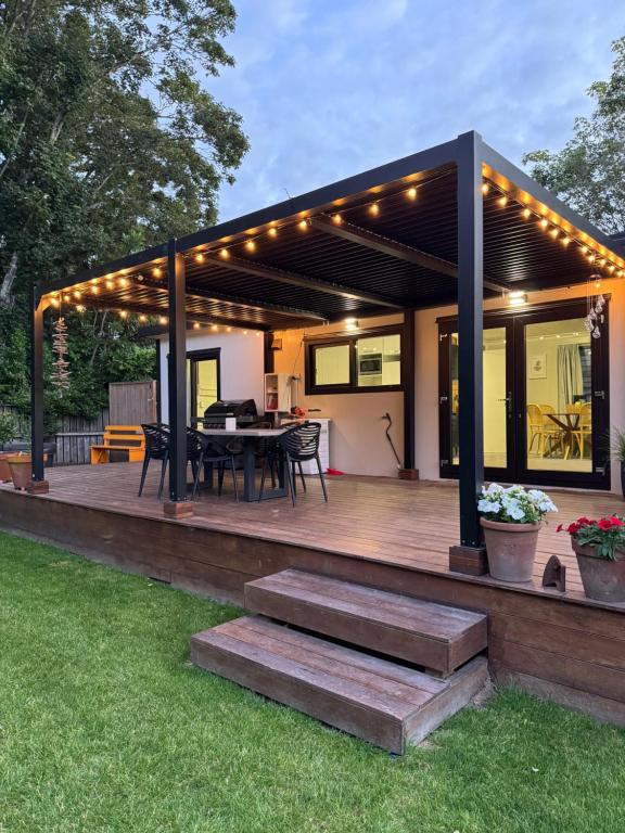 Whare iti on Johns, Christchurch