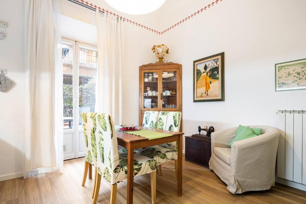 Comfy unit suitable for work Street level with patio, Florencie