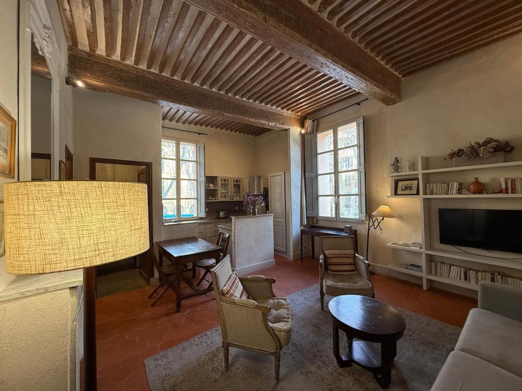 Bel appartement aixois dans le centre historique - 1