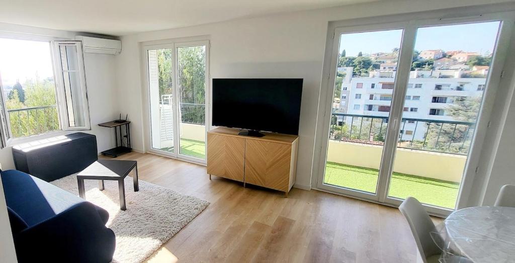 3 pièces cocon dans les hauteurs de Cannes vue mer - 2