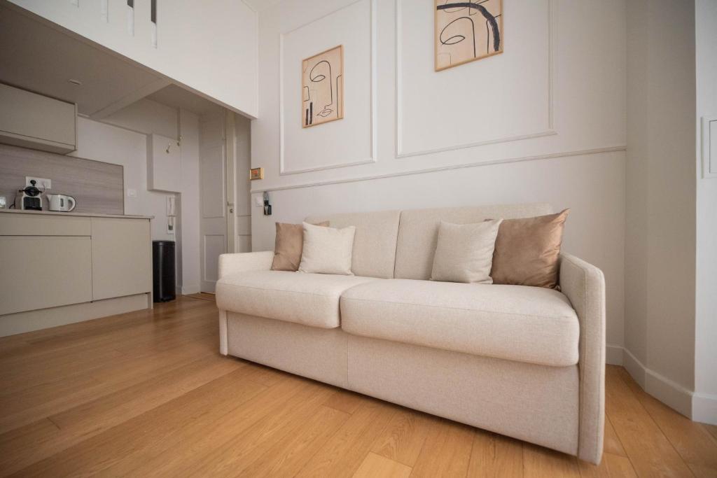 CIA - Mezzanine Studio by Arc de Triomphe - 2