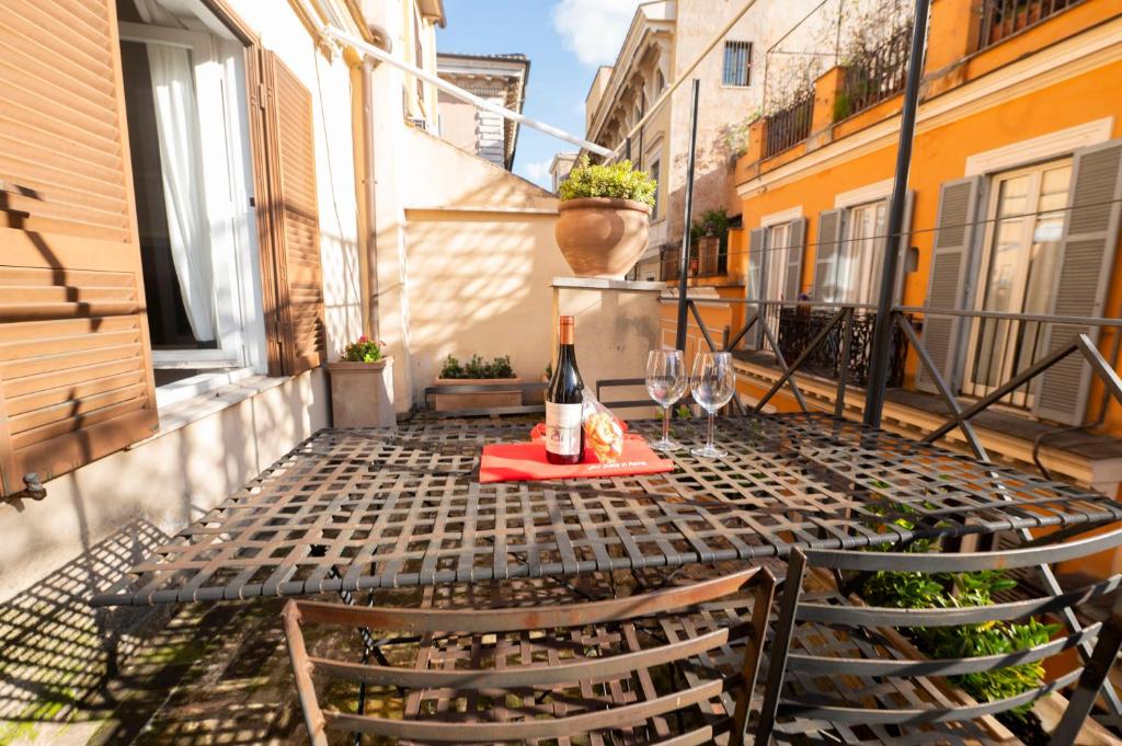 Pantheon Terrace 2 BR Apartment - 4