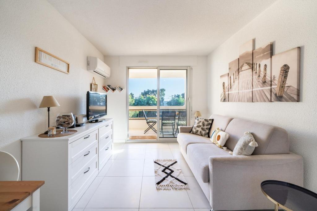 Edenesterel, Saint-Raphaël