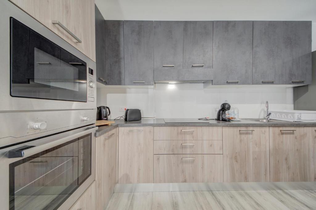 Relax & Unwind in Spacious Siggiewi Apartment by SF HOMES, Siġġiewi