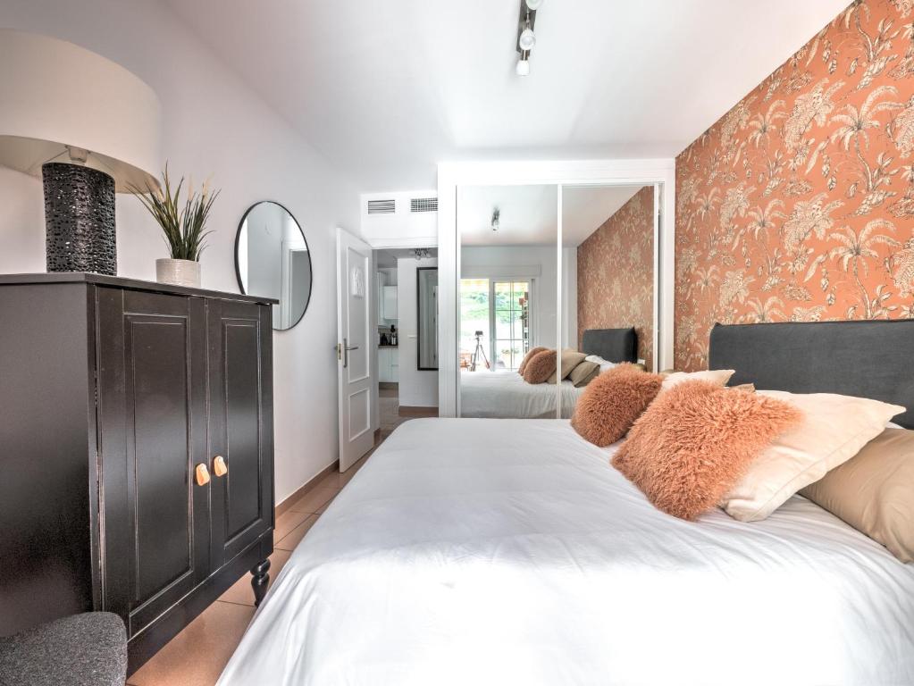 Beachfront apartment with sea view at Burriana beach, Nerja - 5